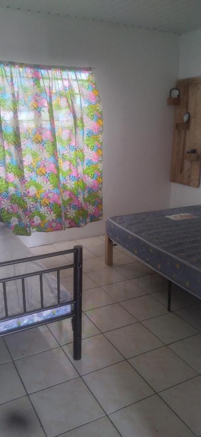 パペーテ Ravehei Smile Bed & Breakfast エクステリア 写真